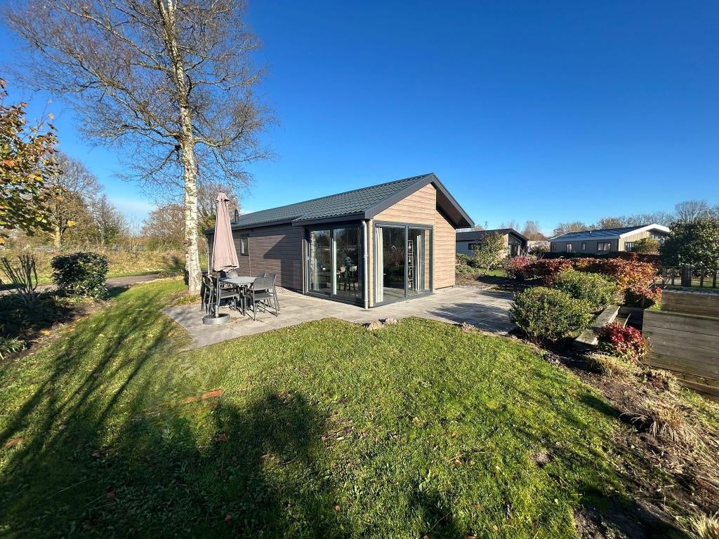 Chalet te koop EuroParcs Zuiderzee vlonder EIGEN GROND, Caravans en Kamperen, Stacaravans, Tot en met 6