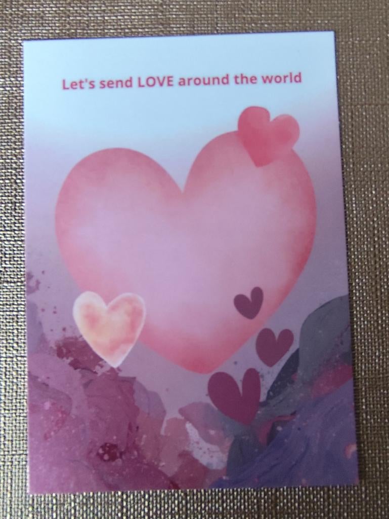 Ongelopen ansichtkaart let love travel around the world, Verzamelen, Ophalen of Verzenden, 1980 tot heden