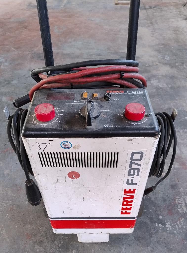 Ferve acculader F-970, Auto-onderdelen, Ophalen, Gebruikt, Overige automerken