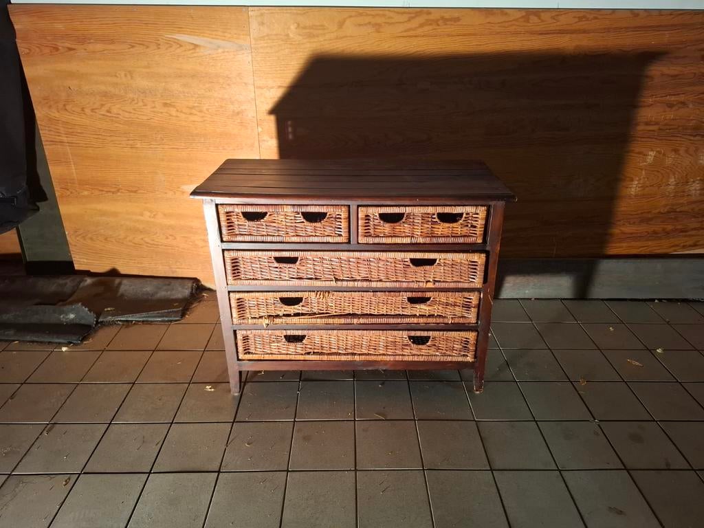 Houten dressoir met rieten manden - 90x40x80 cm, Huis en Inrichting, Kasten | Ladekasten, Ophalen, Gebruikt, 50 tot 100 cm, Landelijk