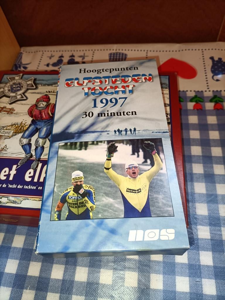 Het efstedenspel Elfstedentocht spel + video 1997, Ophalen of Verzenden