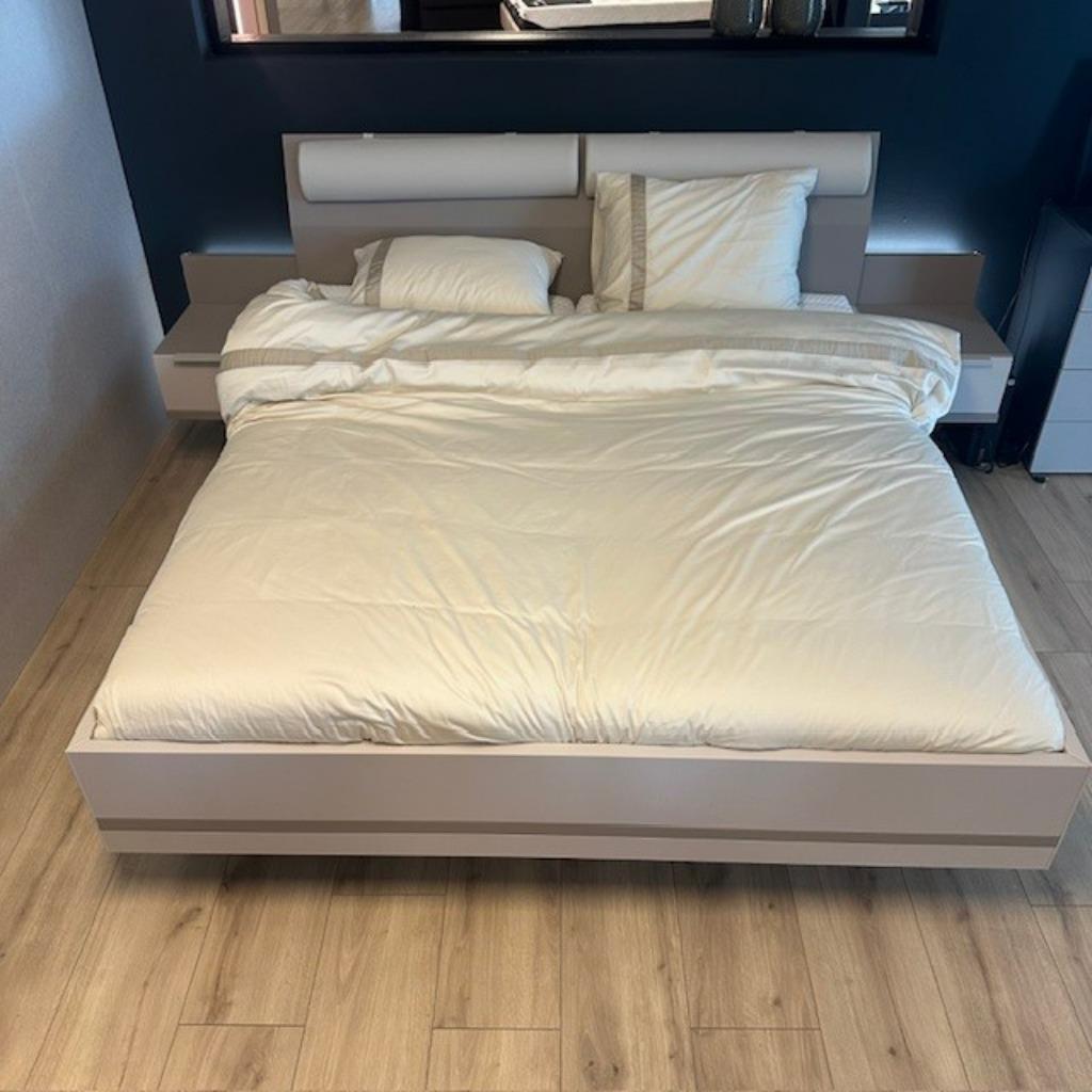 Nolte Bedmodel Concept Me - 180x200cm, Huis en Inrichting, Slaapkamer | Bedden, Ophalen, Overige materialen, 180 cm, Modern
