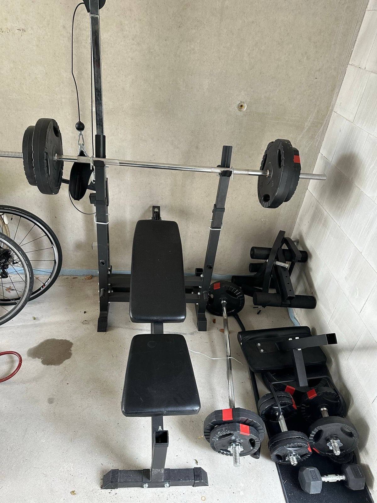 Halterbank met gewichten en diverse opties, Sport en Fitness, Fitnessmaterialen, Ophalen, Gebruikt, Borst, Fitnessbank