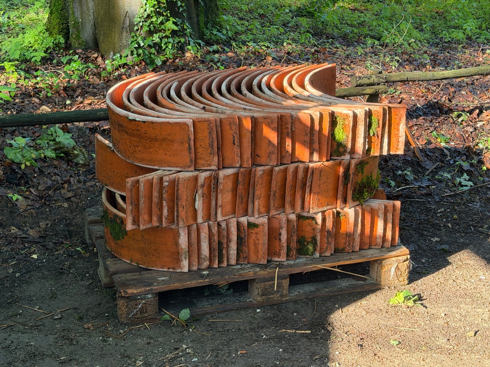 59 Gebruikte nokvorsten rietvorsten van Tichelaar Makkum, Doe-het-zelf en Verbouw, Ophalen, Gebruikt, Steen of Klei, 15 m² of meer