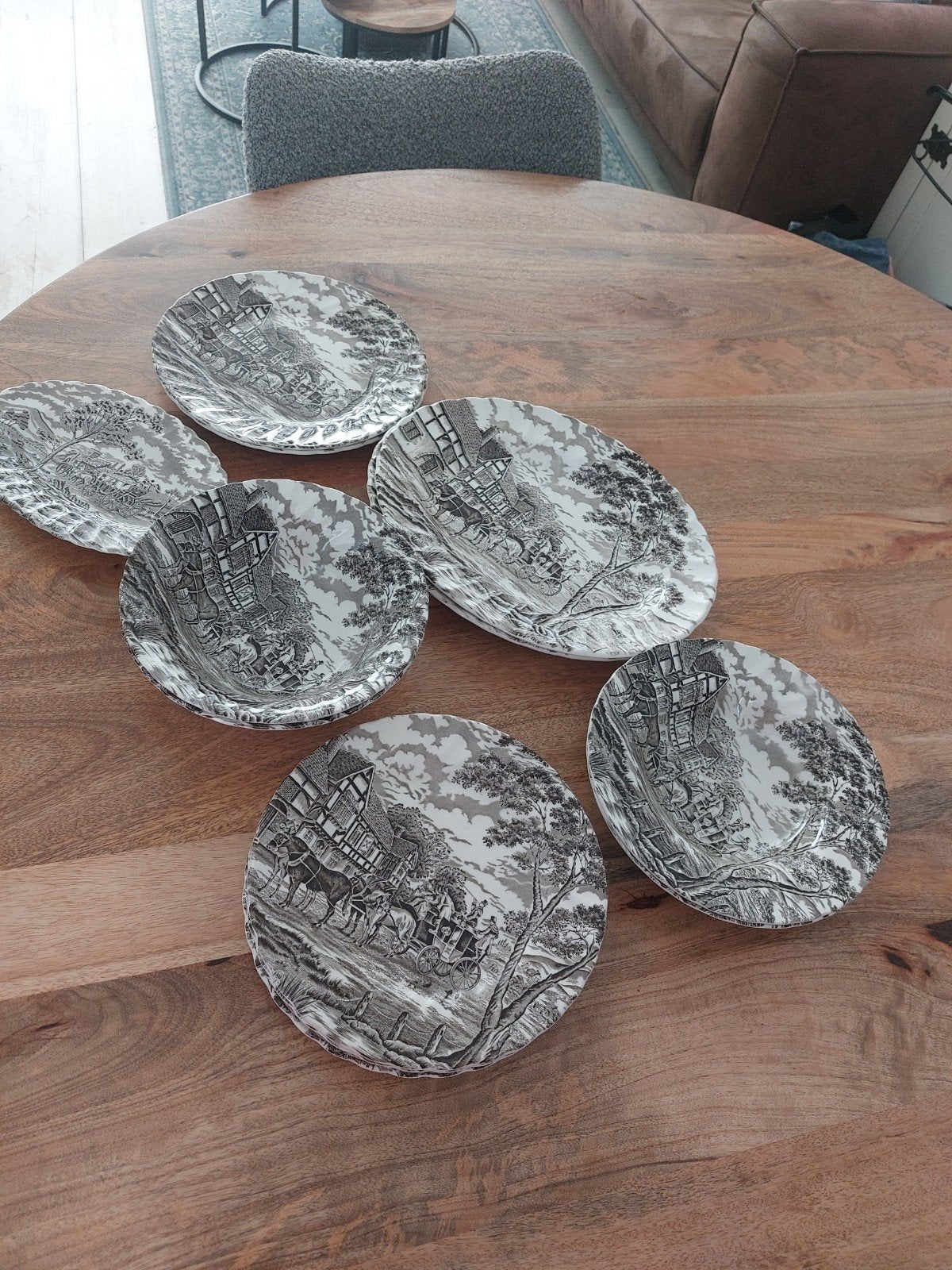 Vintage Staffordshire The Coaching Days servies, Antiek en Kunst, Antiek | Servies los, Ophalen of Verzenden