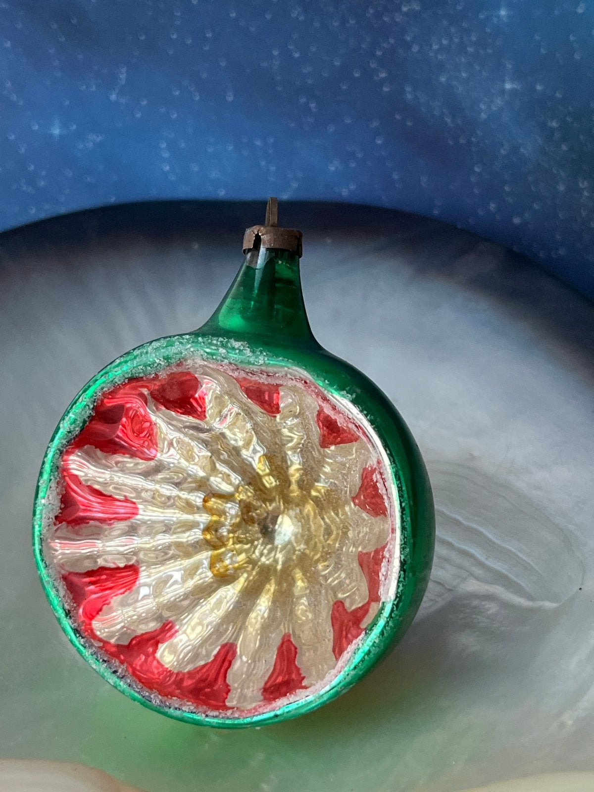 Oude glazen kerstbal met deuk (nr. 66), Diversen, Gebruikt, ., Ophalen of Verzenden, .