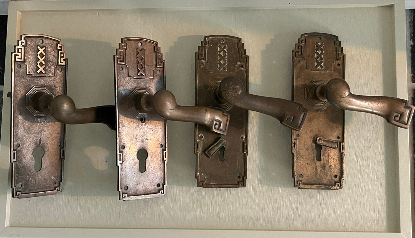 Antieke art deco messing deurklinken amsterdam, Gebruikt, Overige typen, Ophalen of Verzenden, Minder dan 100 cm