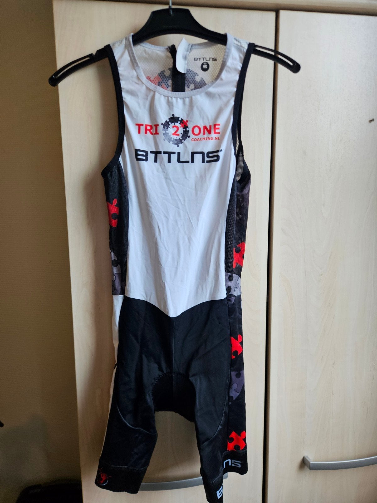 Dames trisuit BTTLS - Nooit gedragen, met zakjes achter, Meerkleurig, Nieuw, Ophalen of Verzenden, BTTLS