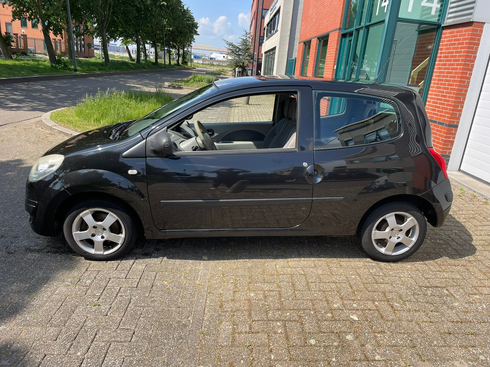 Renault Twingo 1.2 | BJ 2007 | LM Velgen & NW Banden, Voorwielaandrijving, Euro 5, Stof, Zwart