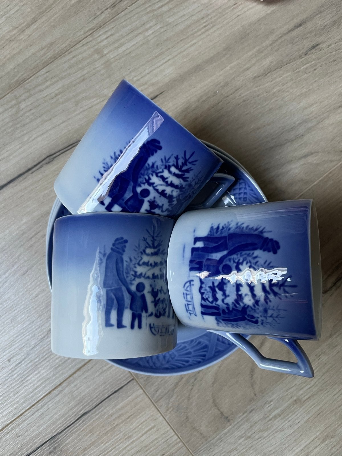 Set van 3 Royal Copenhagen 1979 kerstkopjes met schotels, Antiek en Kunst, Antiek | Porselein, Ophalen of Verzenden