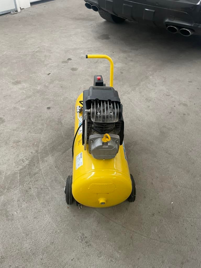 Creemers compressor, 25 tot 100 liter, Ophalen, Gebruikt, Mobiel