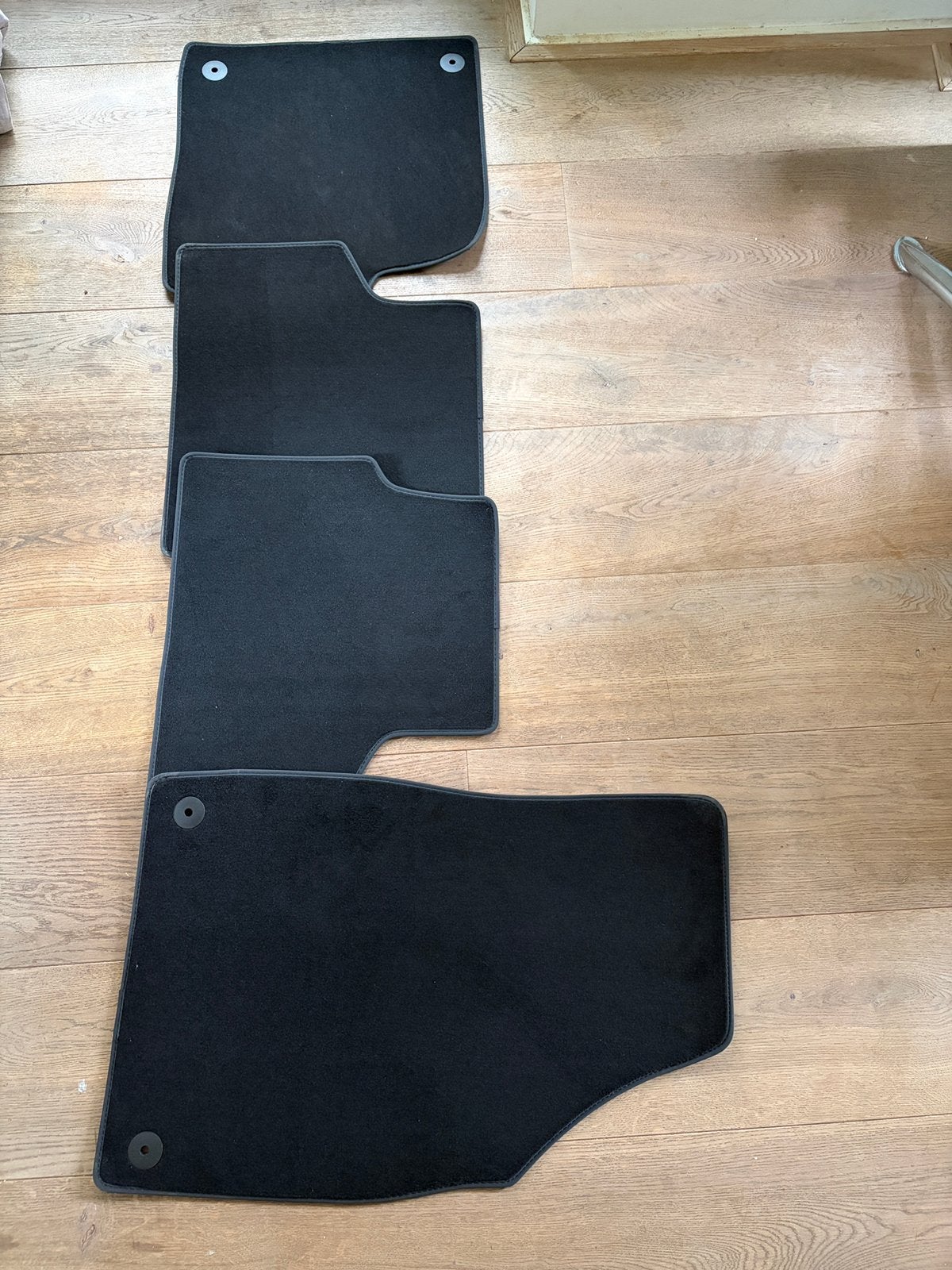 Gloednieuwe matten ID3, Ophalen, Nieuw