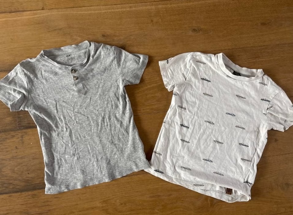 2x T-shirt maat 110/116, Verzenden, H&M, Zo goed als nieuw, Shirt of Longsleeve