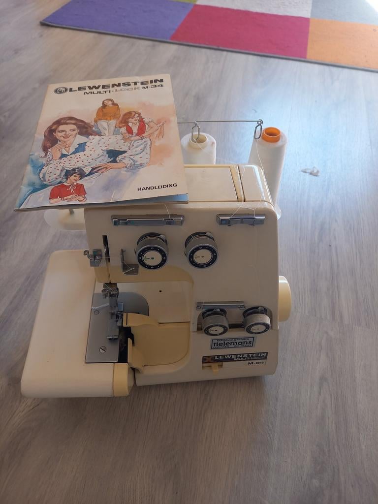 Lewenstein Multi-Lock M 34 Lockmachine met handleiding, Hobby en Vrije tijd, Naaimachines en Toebehoren, Ophalen