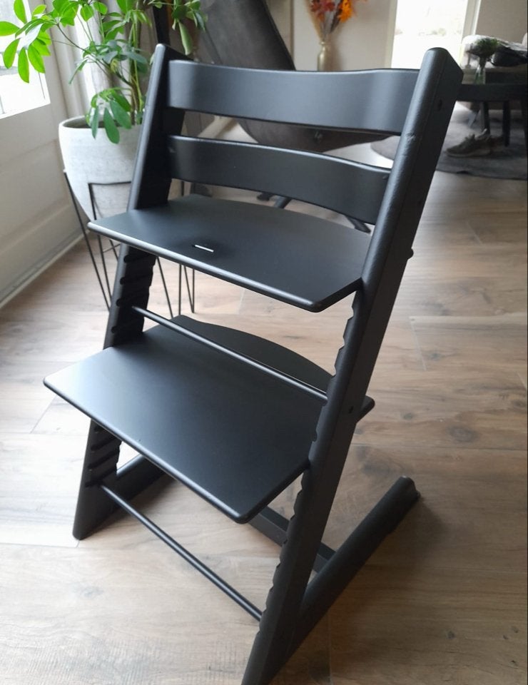 Stokke Tripp Trapp - Zwart - Opgeknapt en Geverfd, Ophalen, Gebruikt, Meegroeistoel, Aanschuifbaar