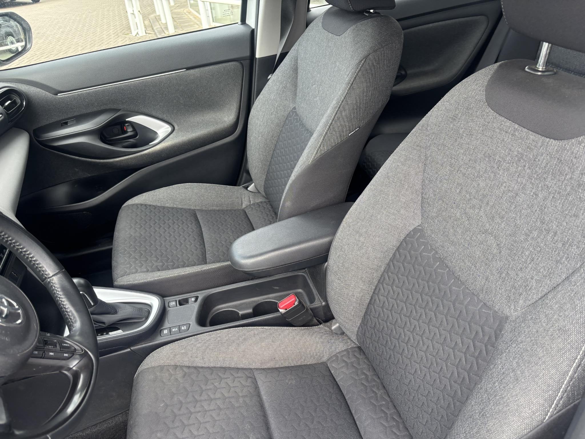 Toyota Yaris Cross 1.5 Hybrid Active 1e eigenaar NL Auto, Ga, Stof, Gebruikt, 116 pk, Bedrijf
