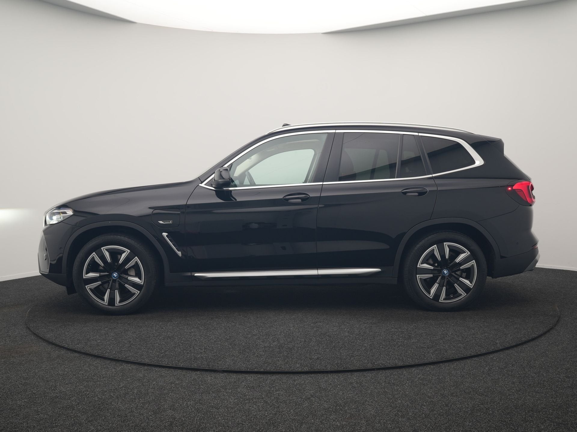 BMW X3 xDrive30e High Executive FACELIFT PHEV 293pk Dealer O, Auto's, Gebruikt, 2000 kg, Zwart, Vierwielaandrijving