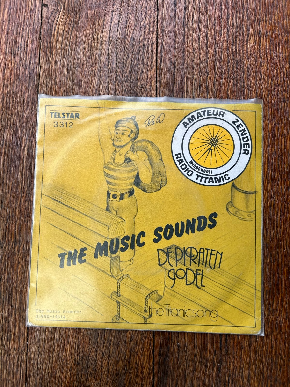 The Music Sounds - The Titanicsong, Cd's en Dvd's, Gebruikt, 7 inch, EP, Fotohoes
