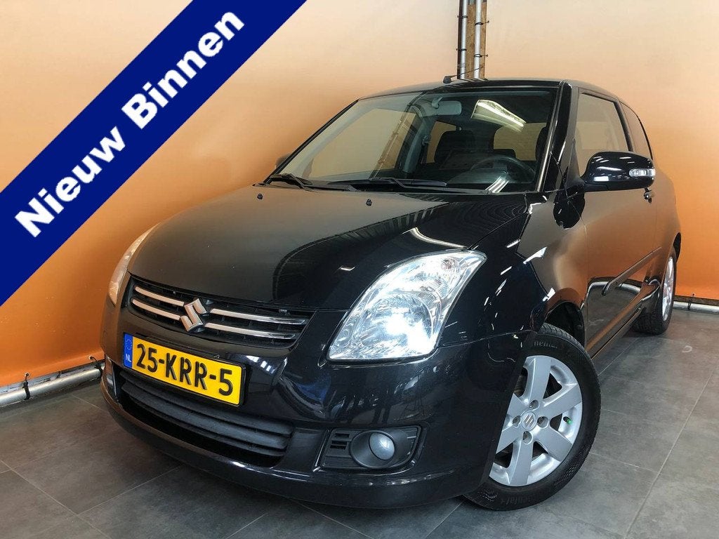 Suzuki Swift 1.3 Limited nieuwe koppeling + versn bak stoelv, Auto's, Stof, Gebruikt, 31 €/maand, 400 kg