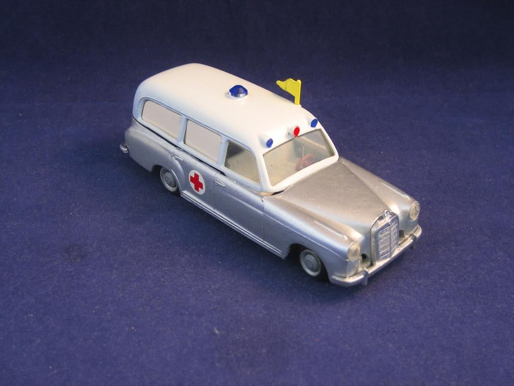 Tekno Denmark  Mercedes-Benz 220S Ambulance/IZGS!!, Verzenden, Zo goed als nieuw, Auto, Tekno