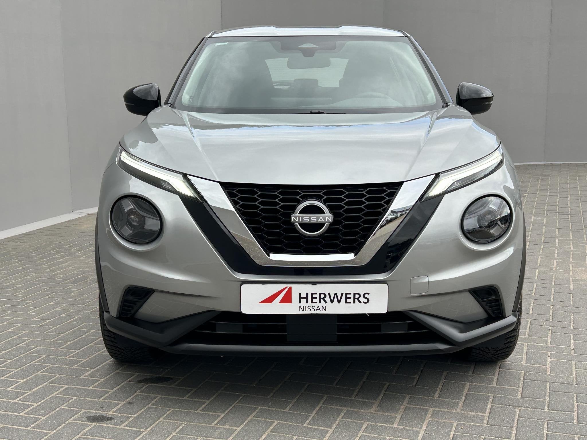 Foto 41 van Nissan Juke 1.0 DIG-T Acenta Handgeschakeld / Allseason band
