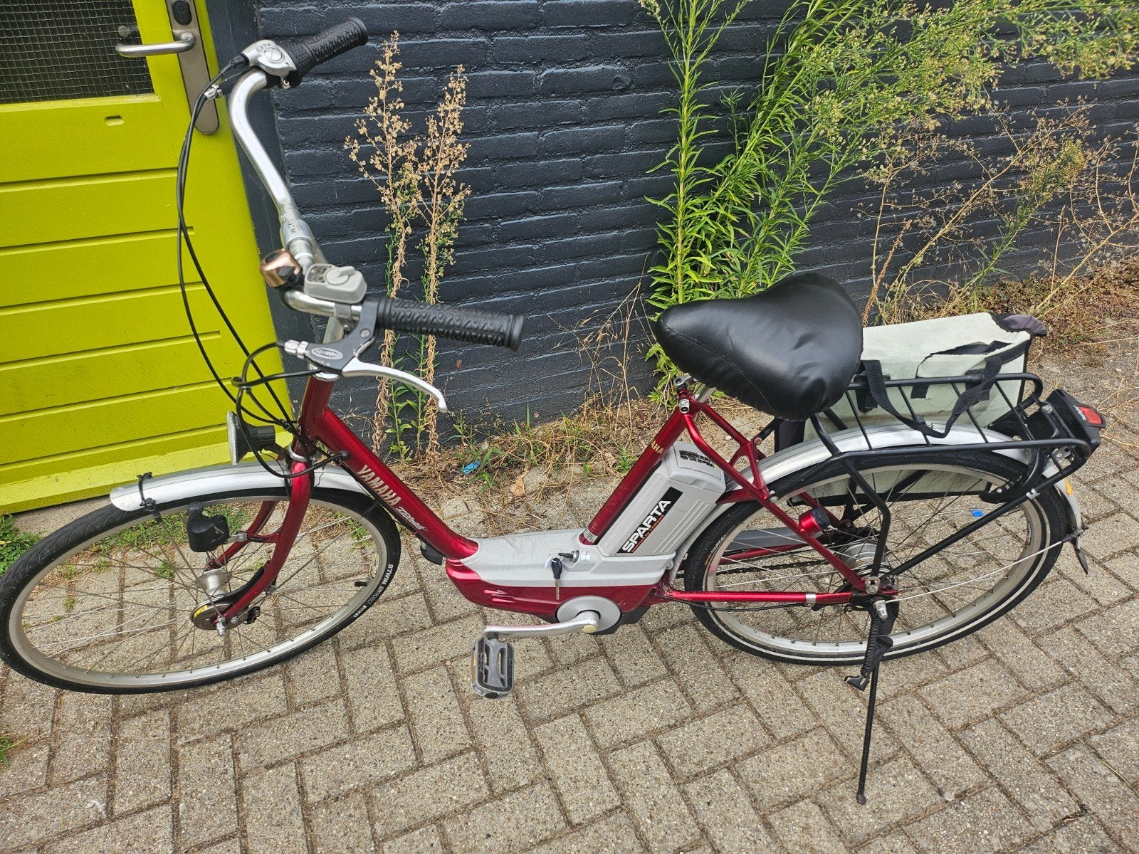 Sparta Yamaha elektrische fiets met oplader, Fietsen en Brommers, Elektrische fietsen, Ophalen of Verzenden, Gebruikt, Sparta