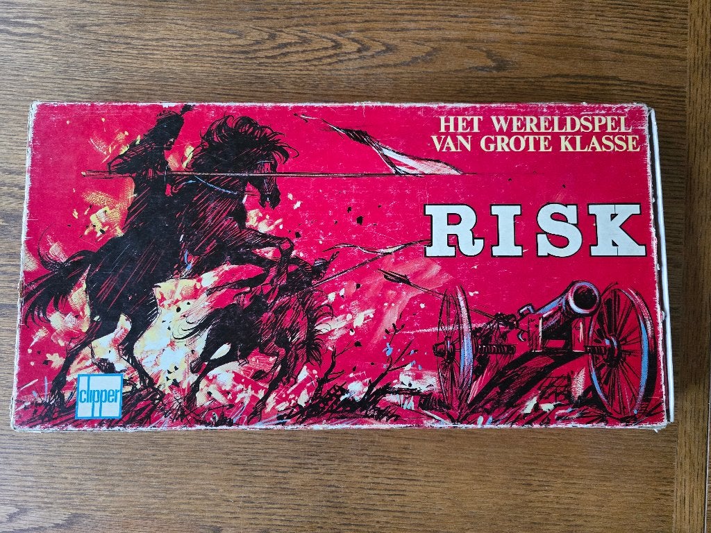 Risk rode doos (met schade) - basisspel - compleet, Hobby en Vrije tijd, Gezelschapsspellen | Bordspellen, Vijf spelers of meer