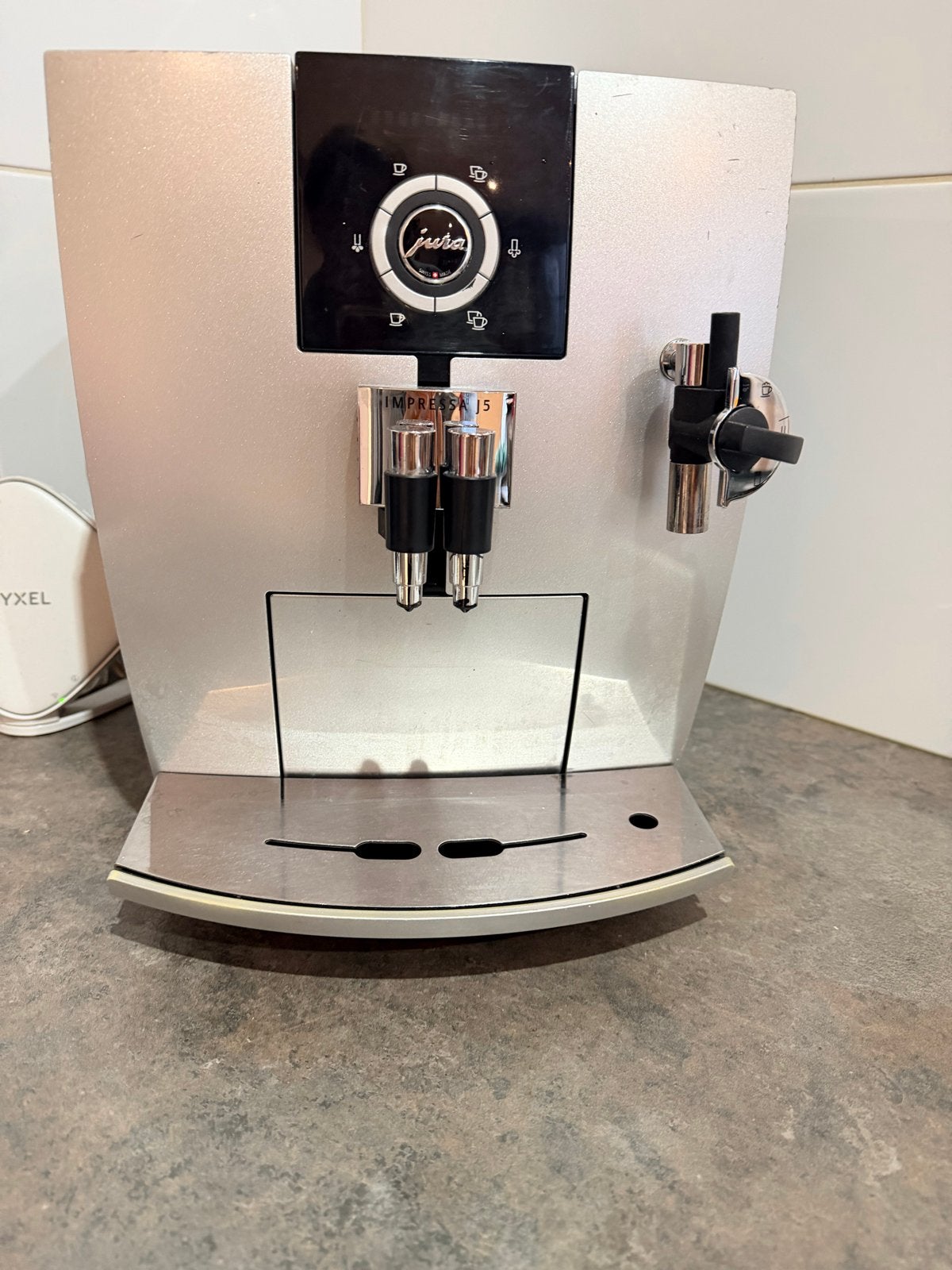 Gebruikt Jura Impressa S15 Koffiebonenapparaat, Witgoed en Apparatuur, Ophalen, Afneembaar waterreservoir, Gebruikt, Espresso apparaat