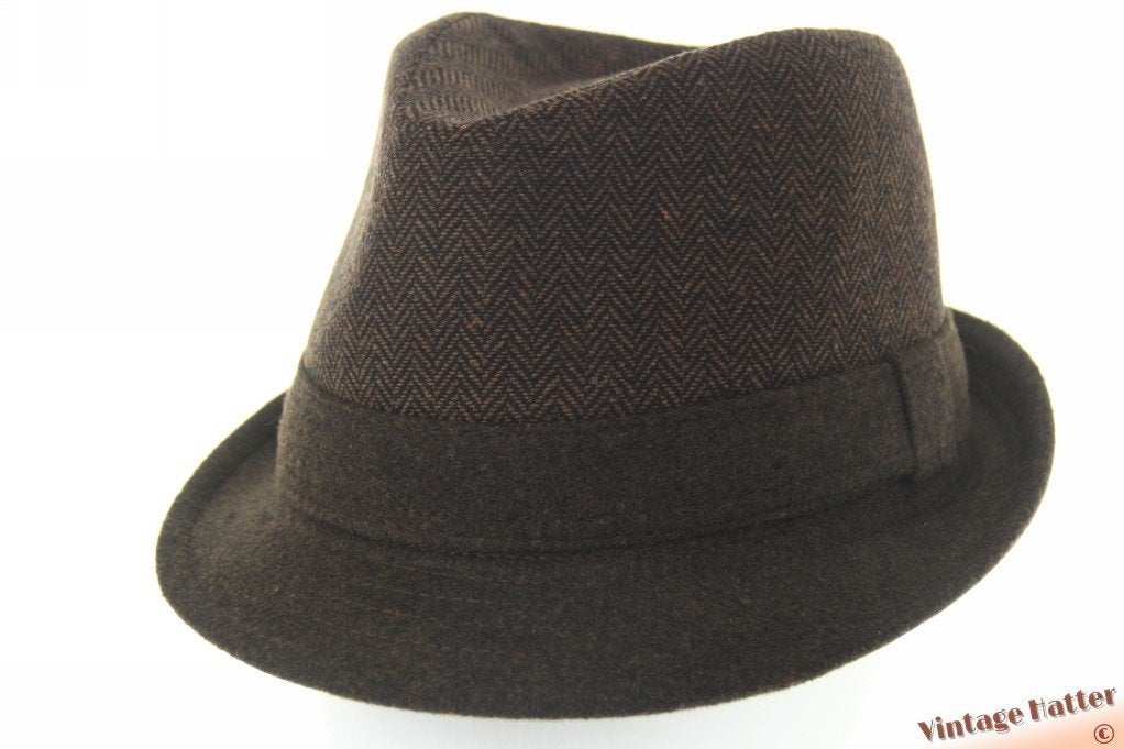 Gleufhoed Trilby visgraat bruin maten 57, 58 en 59 nieuw, Ophalen of Verzenden, Nieuw, 58 of 59 cm (L, 7¼ of ⅜ inch), Hoed