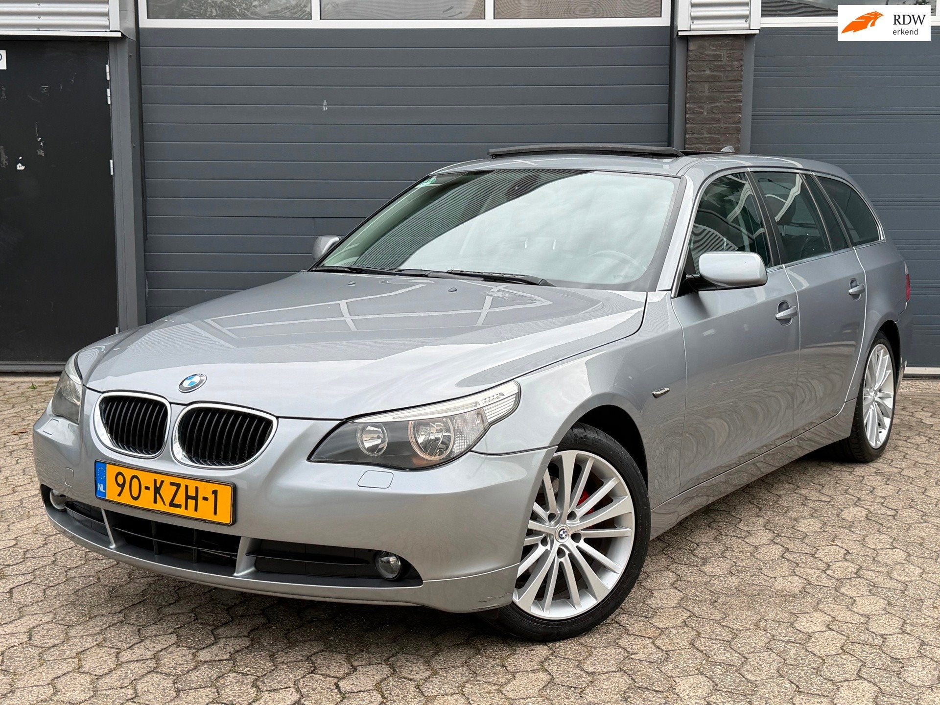 BMW 5-serie Touring 523i Executive|PANO|LEER|NAVI|CRUISE|TRE, Automaat, Achterwielaandrijving, 2497 cc, Euro 4