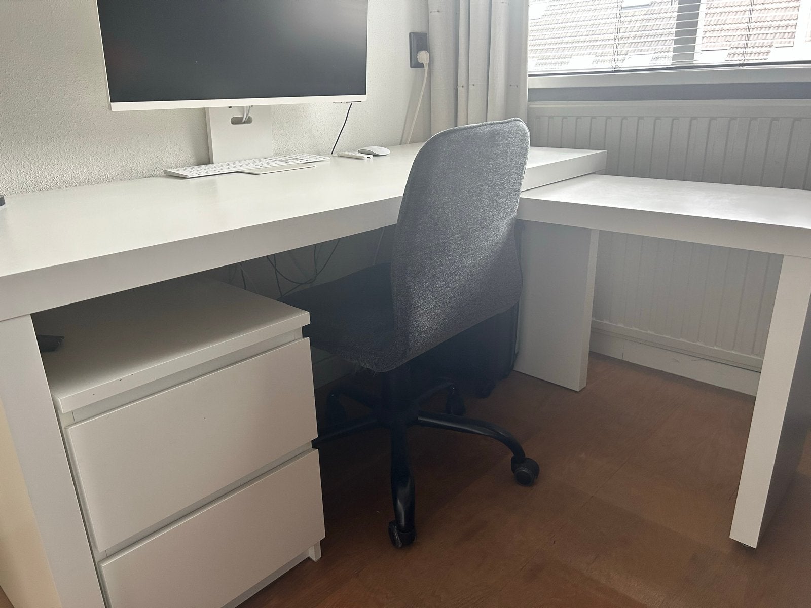 IKEA Malm bureau met uittrekbaar deel en ladekastje - Wit, Ophalen, Gebruikt, Met lades, Spaanplaat of MDF