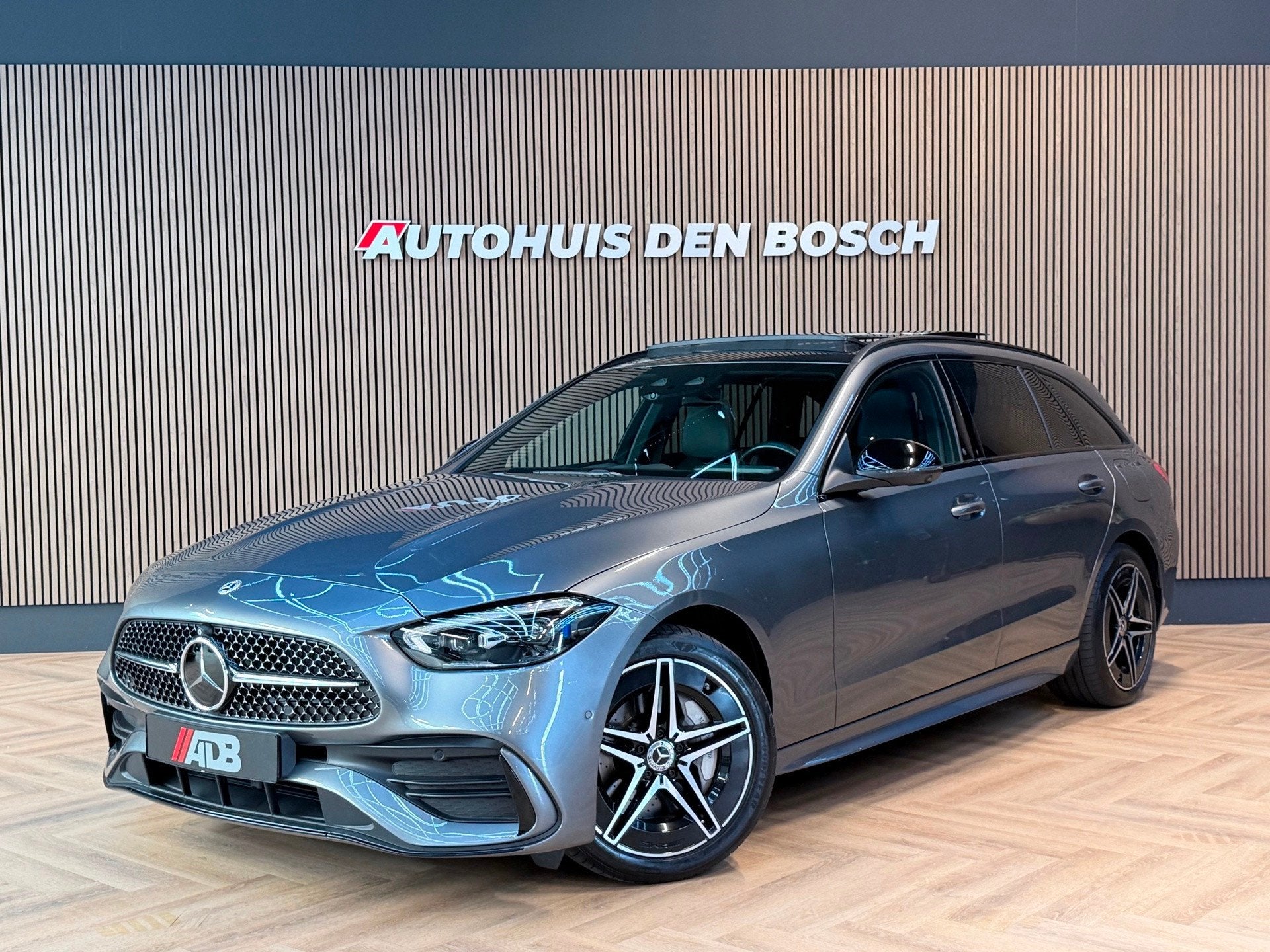 Mercedes-Benz C-klasse Estate 300 e AMG Line 313PK - Pano, Auto's, Automaat, Dealer onderhouden, Achterwielaandrijving, 4 cilinders