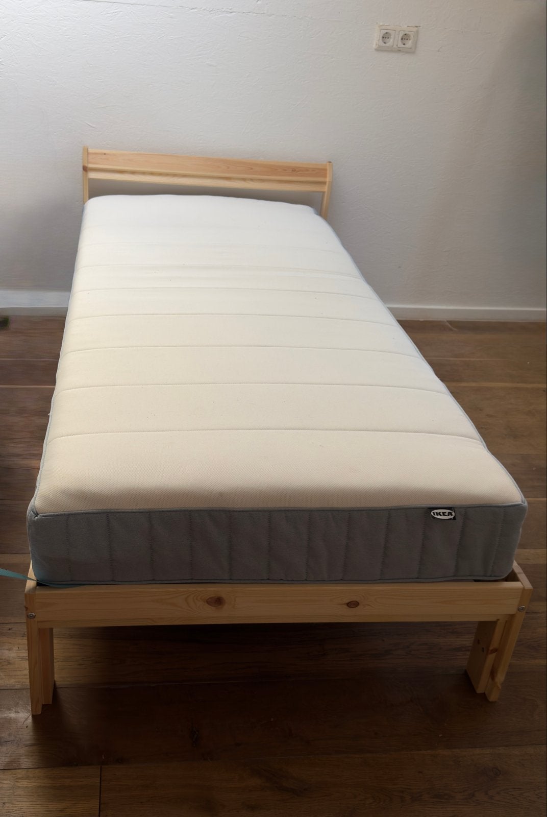 Bed + mattress 90*200, Ophalen, 90 cm, Zo goed als nieuw, 200 cm