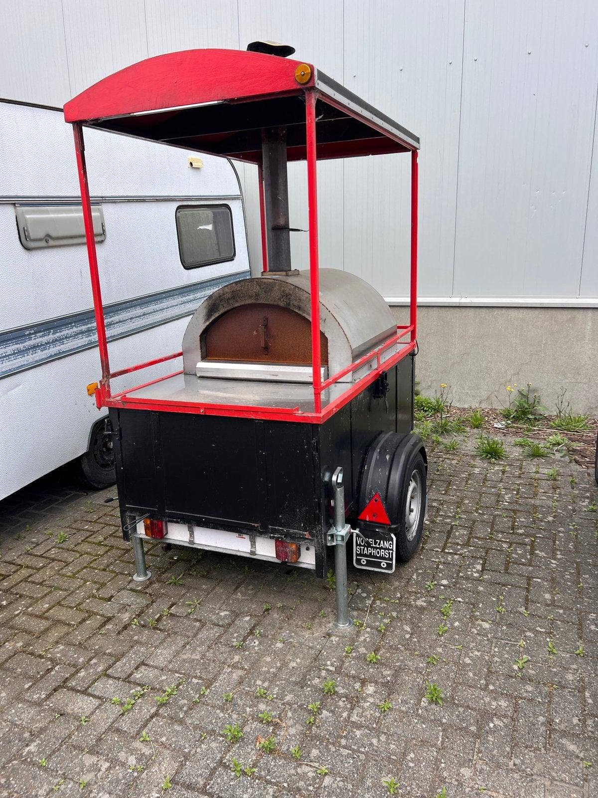 Pizzaoven op aanhangkar met dometic koelkasten, Ophalen, Gebruikt