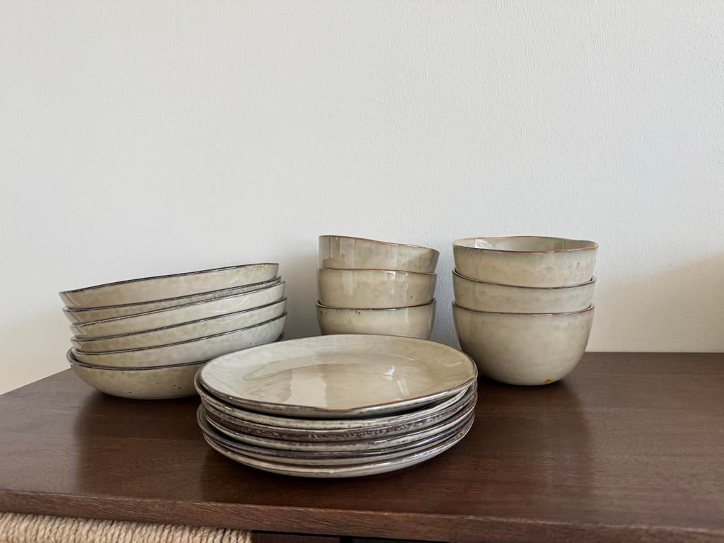 24-delig servies set van Kwantum, Ophalen, Keramiek, Zo goed als nieuw, Effen