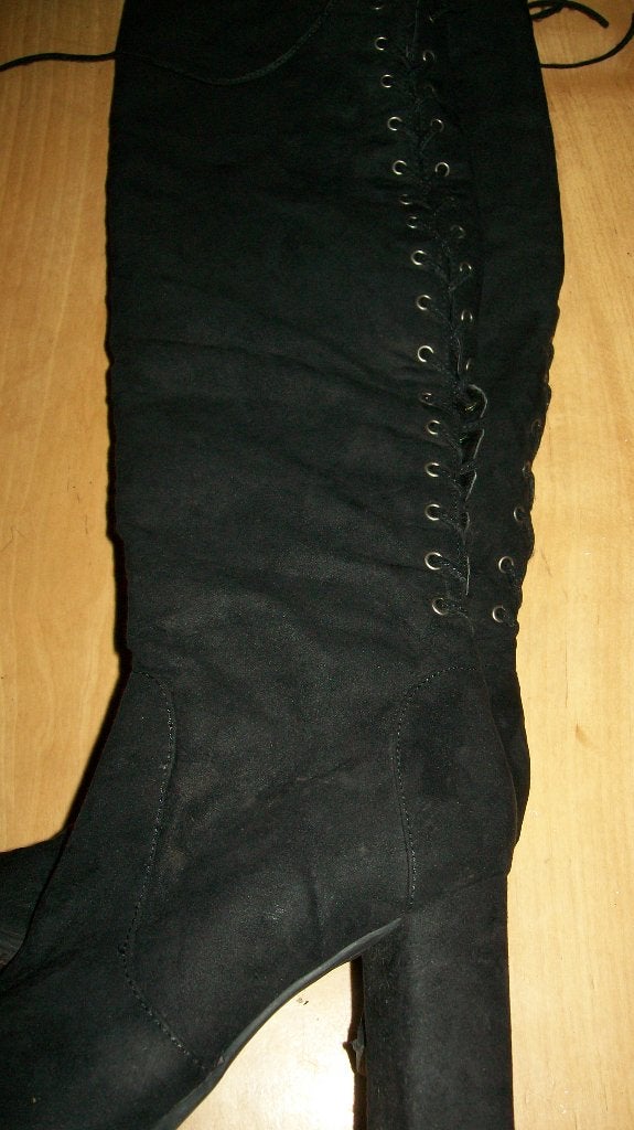 Laarzen zwart suede met achter rijg veters  37, Kleding | Dames, Schoenen, Hoge laarzen, Zwart, Ophalen of Verzenden, Zo goed als nieuw