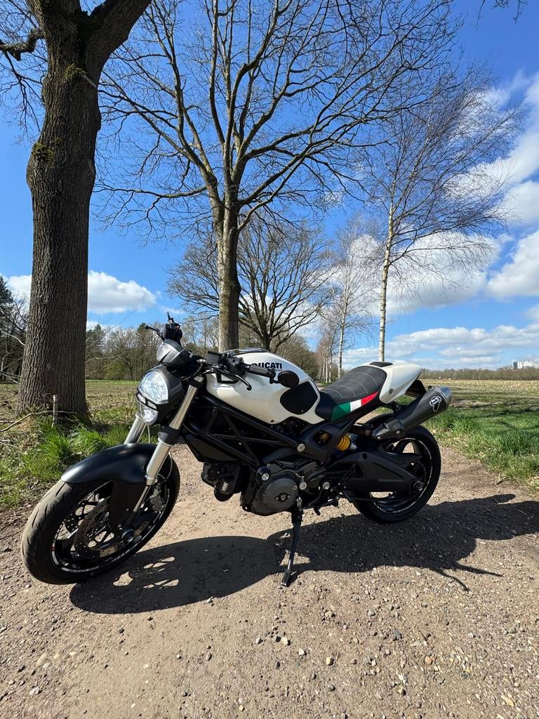 Ducati Monster - Naked Bike in topconditie!, Sportuitlaat, 2 cilinders, Particulier, Minimaal motorrijbewijs A2