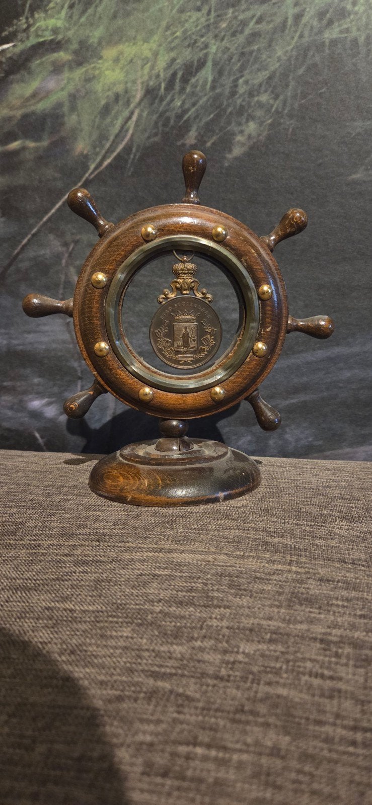 Antieke medaille in houten stuurwiel display - Festival 1908, Ophalen of Verzenden