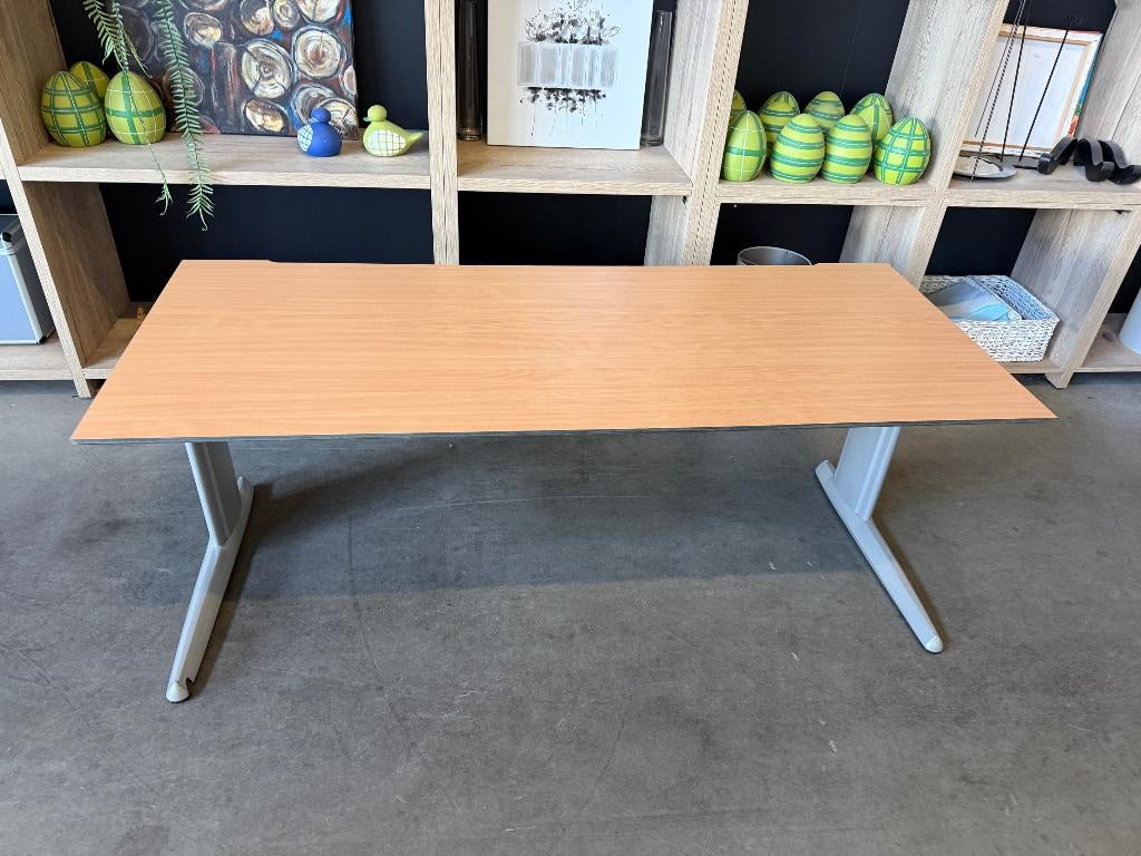 Markant Verstelbaar bureau / tafel met slinger, 1 st, Huis en Inrichting, Bureaus, Gebruikt, MN, 180 cm, 74 cm