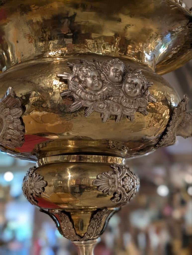 Grote antieke Gods lamp. Doorsnede 40 cm hoog 75 cm. €345, Ophalen
