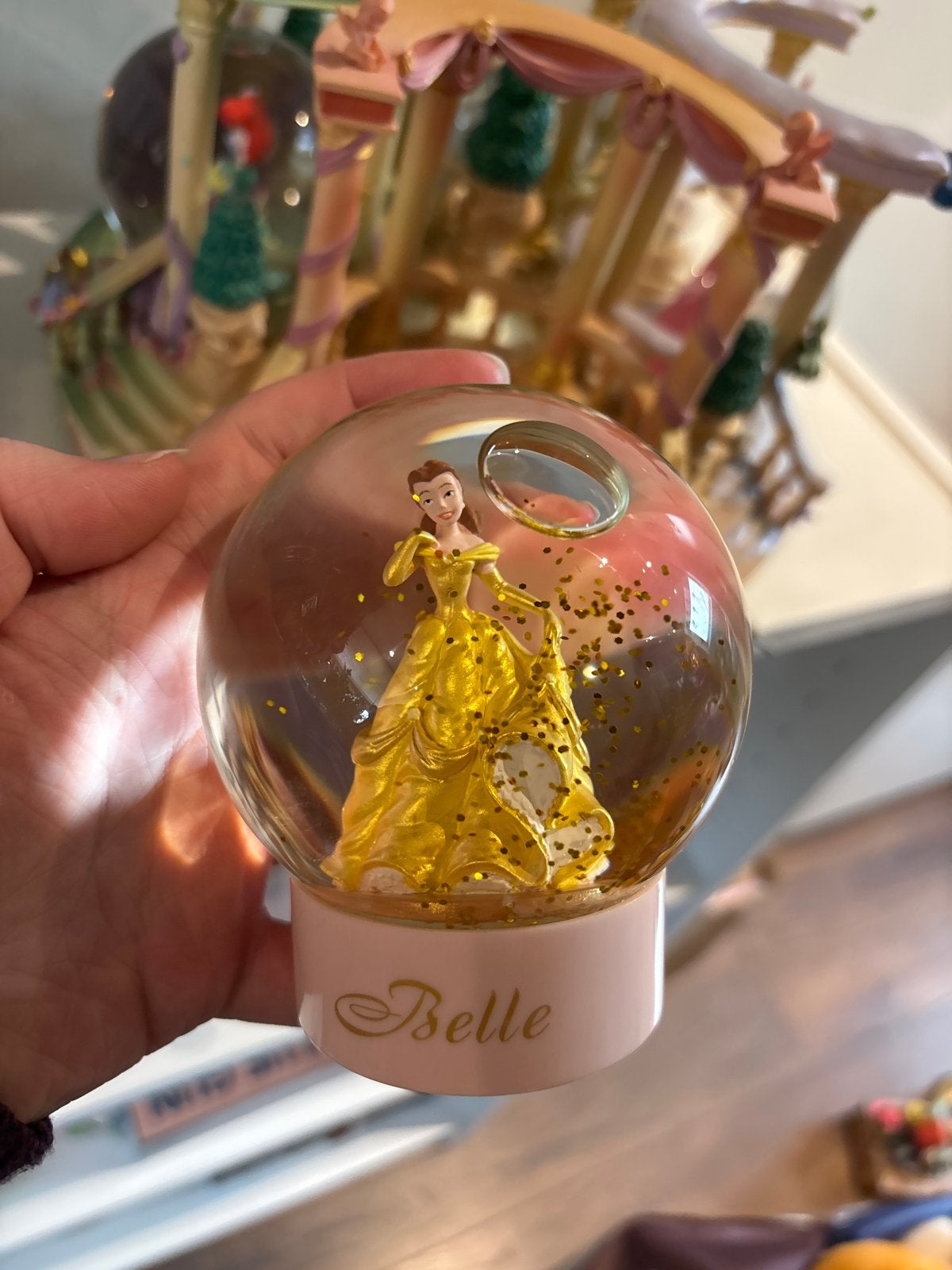Disney Store 4 Seizoenen snowglobe met Muziek en prinsessen, Verzamelen, Ophalen, Assepoester of Belle, Zo goed als nieuw, Beeldje of Figuurtje