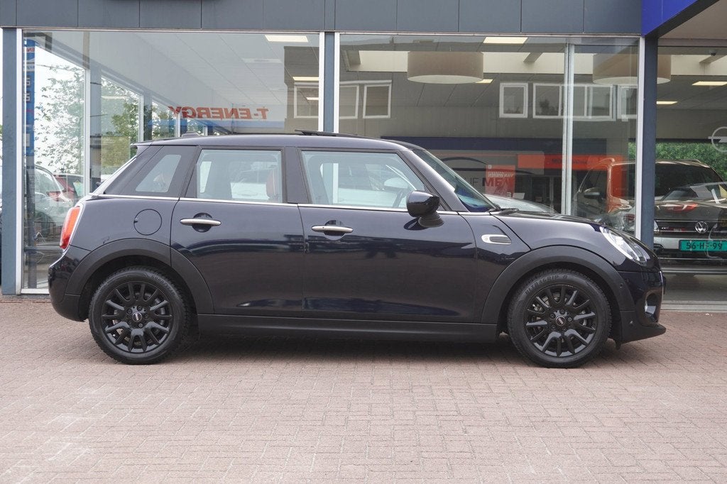 Mini 5-Deurs 1.5 Cooper Business Edition Automaat | 5deurs |, Auto's, Gebruikt, Euro 6, Blauw, 3 cilinders