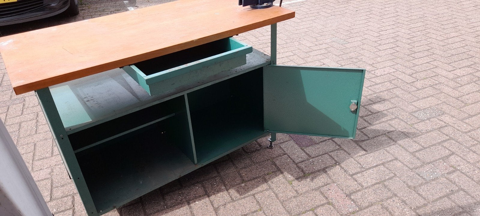 werkbank met opbergruimte., Ophalen, Gebruikt, 120 tot 170 cm, Bankschroef