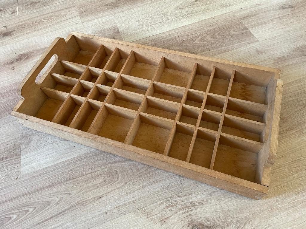 Prachtige handgemaakte vakjesbak letterbak beukenhout, Ophalen of Verzenden, Gebruikt