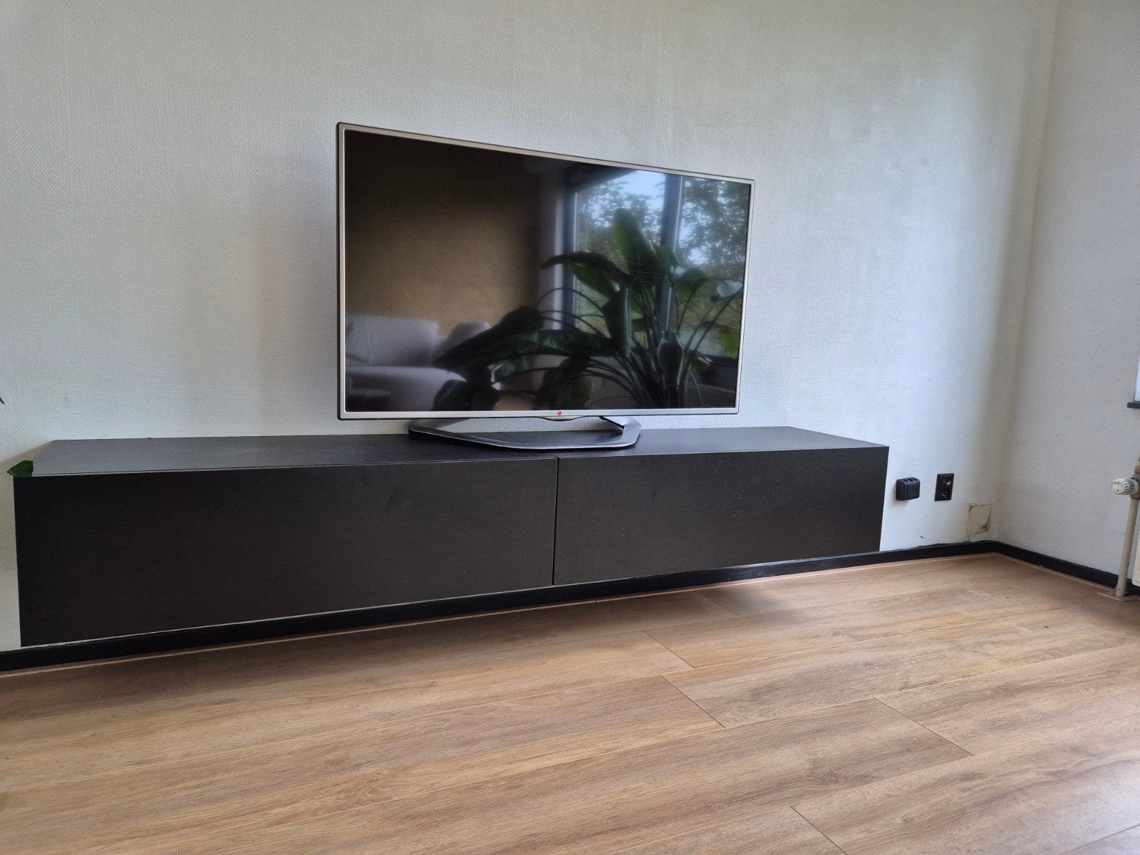Zwevend TV-meubel zwart, Ophalen, Zo goed als nieuw, 200 cm of meer, Minder dan 100 cm