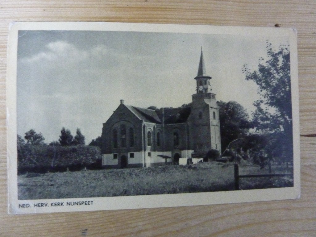 Ansichtkaart Herv. Kerk Nunspeet, Verzamelen, Verzenden, 1940 tot 1960, Gelopen, Gelderland