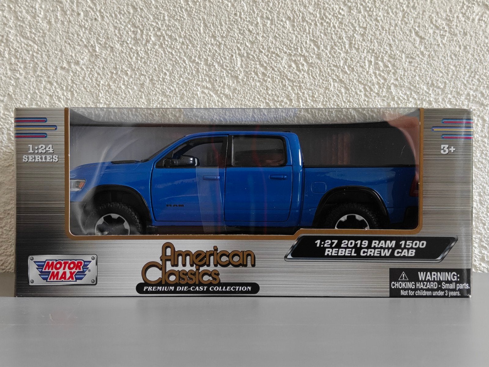 Motormax Dodge Ram 1500 Crew Cab Rebel Blauw, Hobby en Vrije tijd, Modelauto's | 1:24, Ophalen of Verzenden, Nieuw, Overige typen