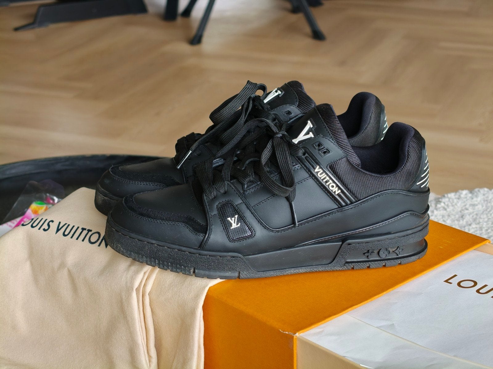 Louis Vuitton sneakers - 3x gedragen maat 43, Kleding | Heren, Schoenen, Zwart, Ophalen of Verzenden, Sneakers of Gympen, Louis Vuitton