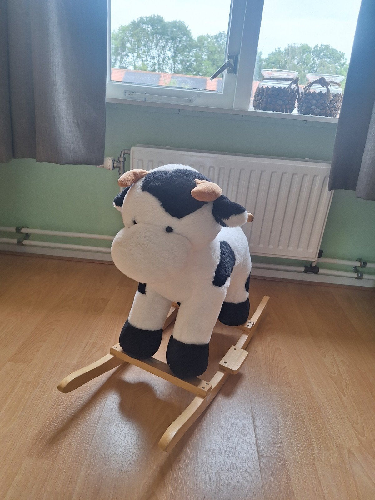 Leuke koe hobbelfiguur.
In goede staat.
Enorm schattig als d, Gevondenengemaakt@gmail.com, Onbekend, Ophalen of Verzenden, Zo goed als nieuw