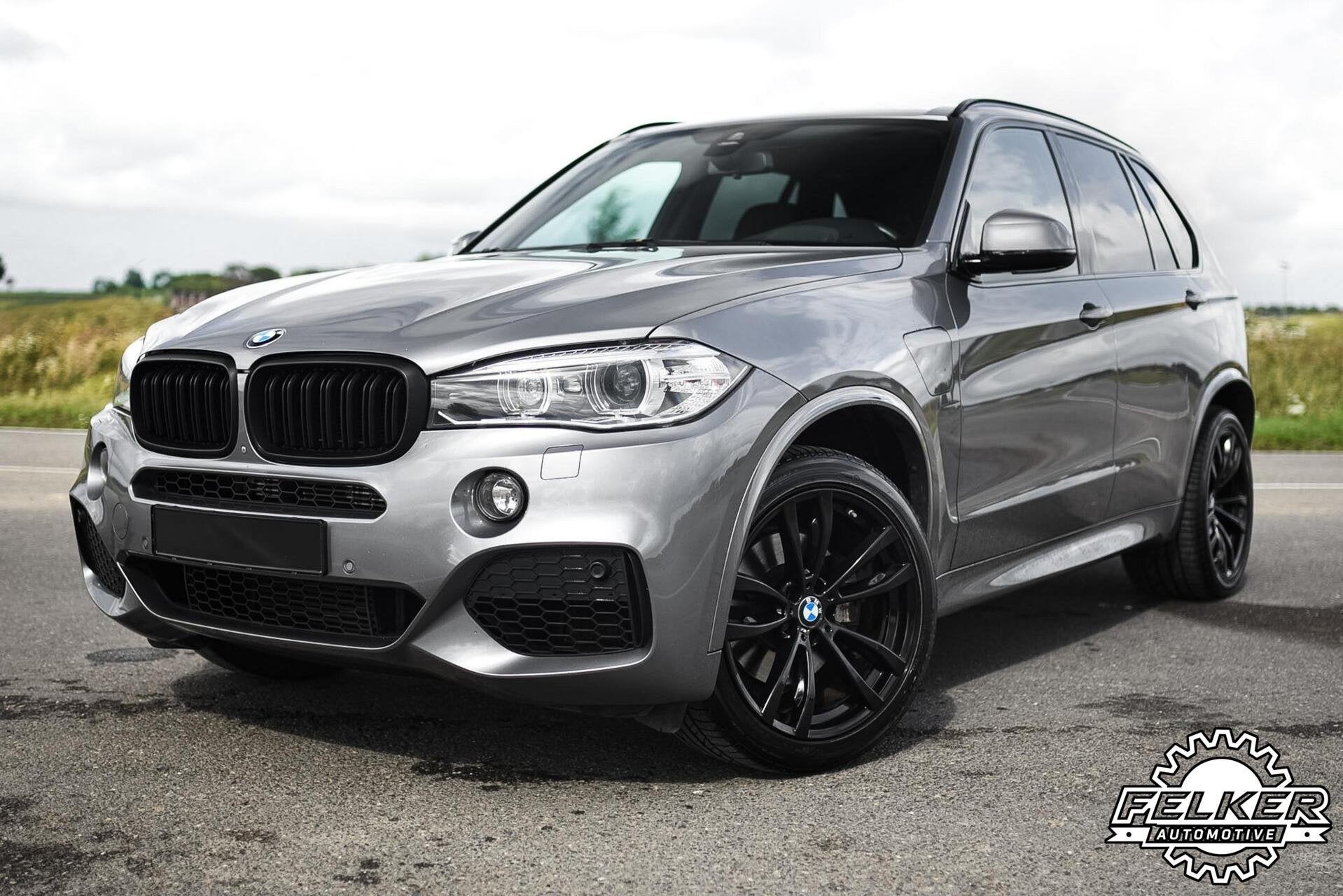 BMW X5 40e M Sport Pano HUD Harman Kardon Trekhaak 360° LED, Auto's, Leder, Bedrijf, Vierwielaandrijving, 313 pk